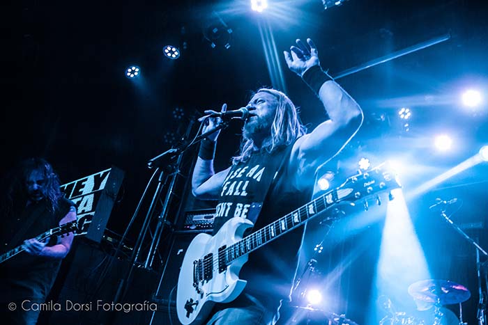 Corrosion Of Conformity en Uniclub - Cobertura de Moochila